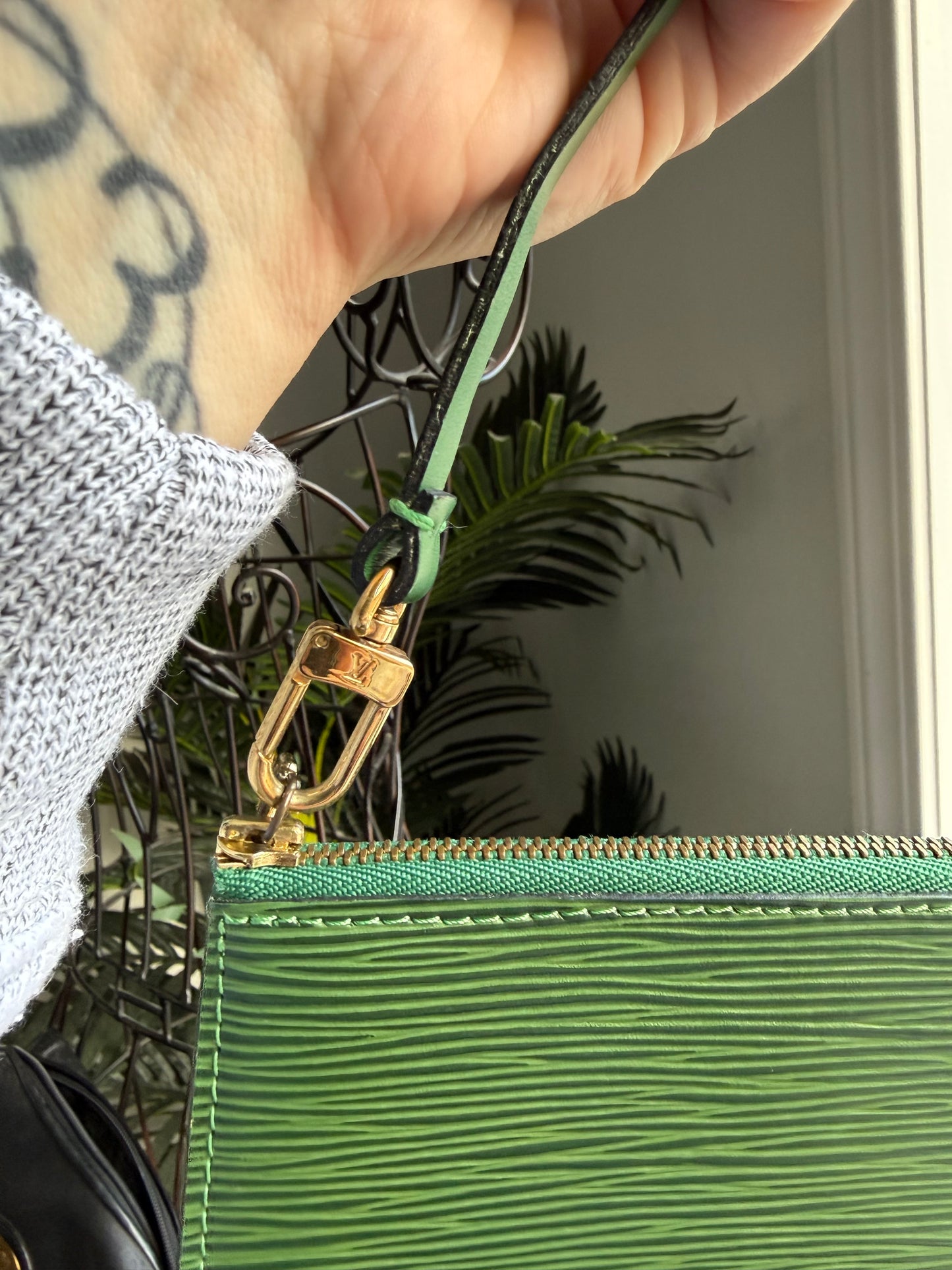 Preloved Authentic LV Pochette in green epi leather