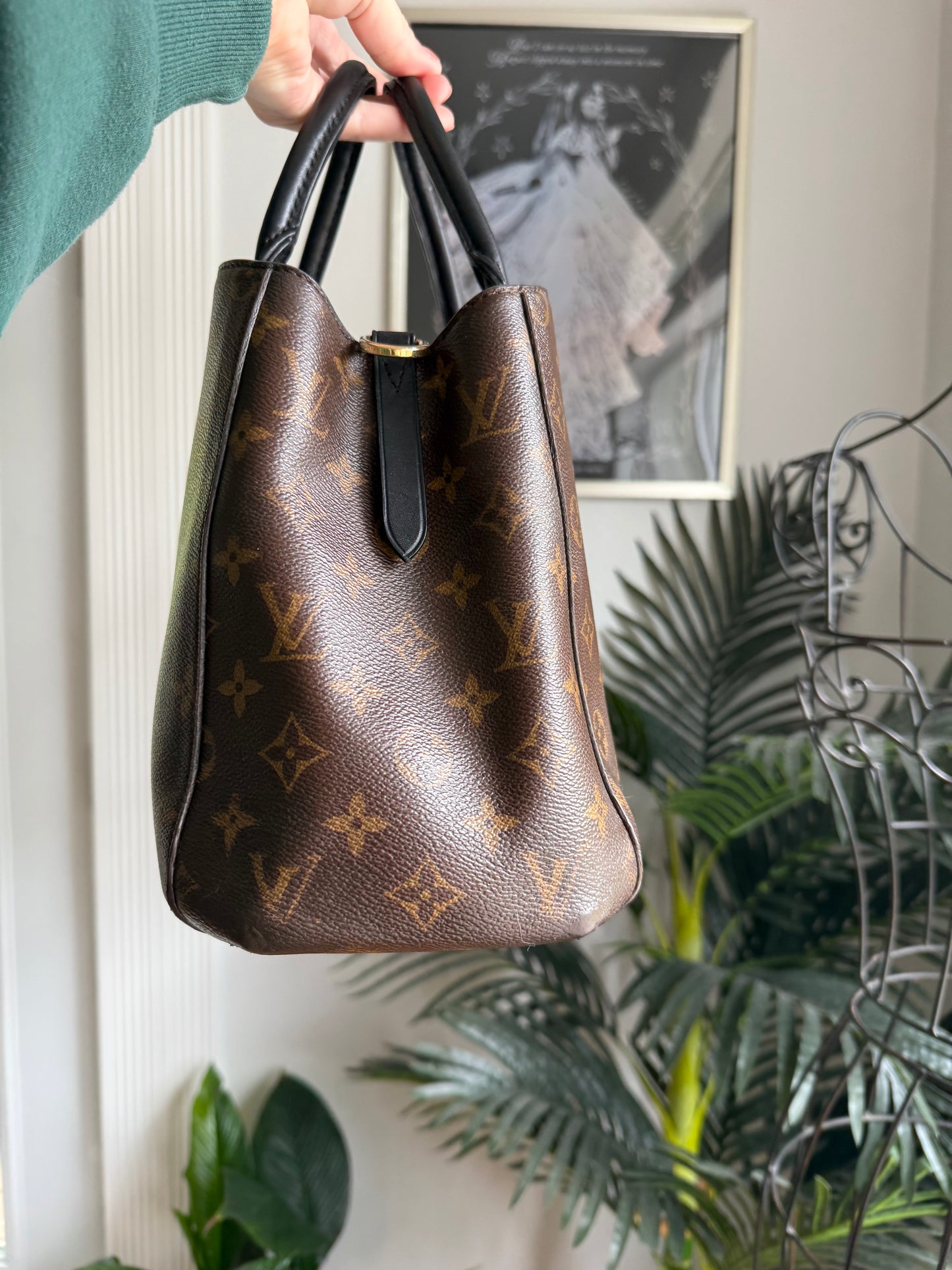 Preloved Restored Authentic LV Montaigne MM Two Way Bag