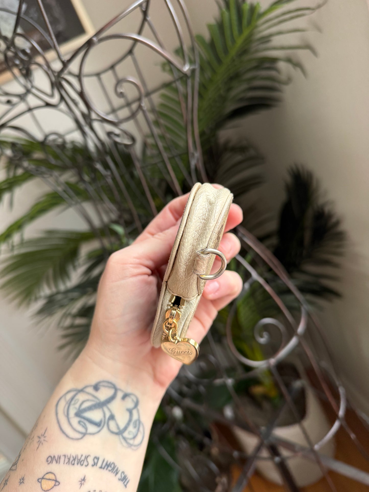 Authentic Preloved Luxury Gucci Supreme Heart Zippy