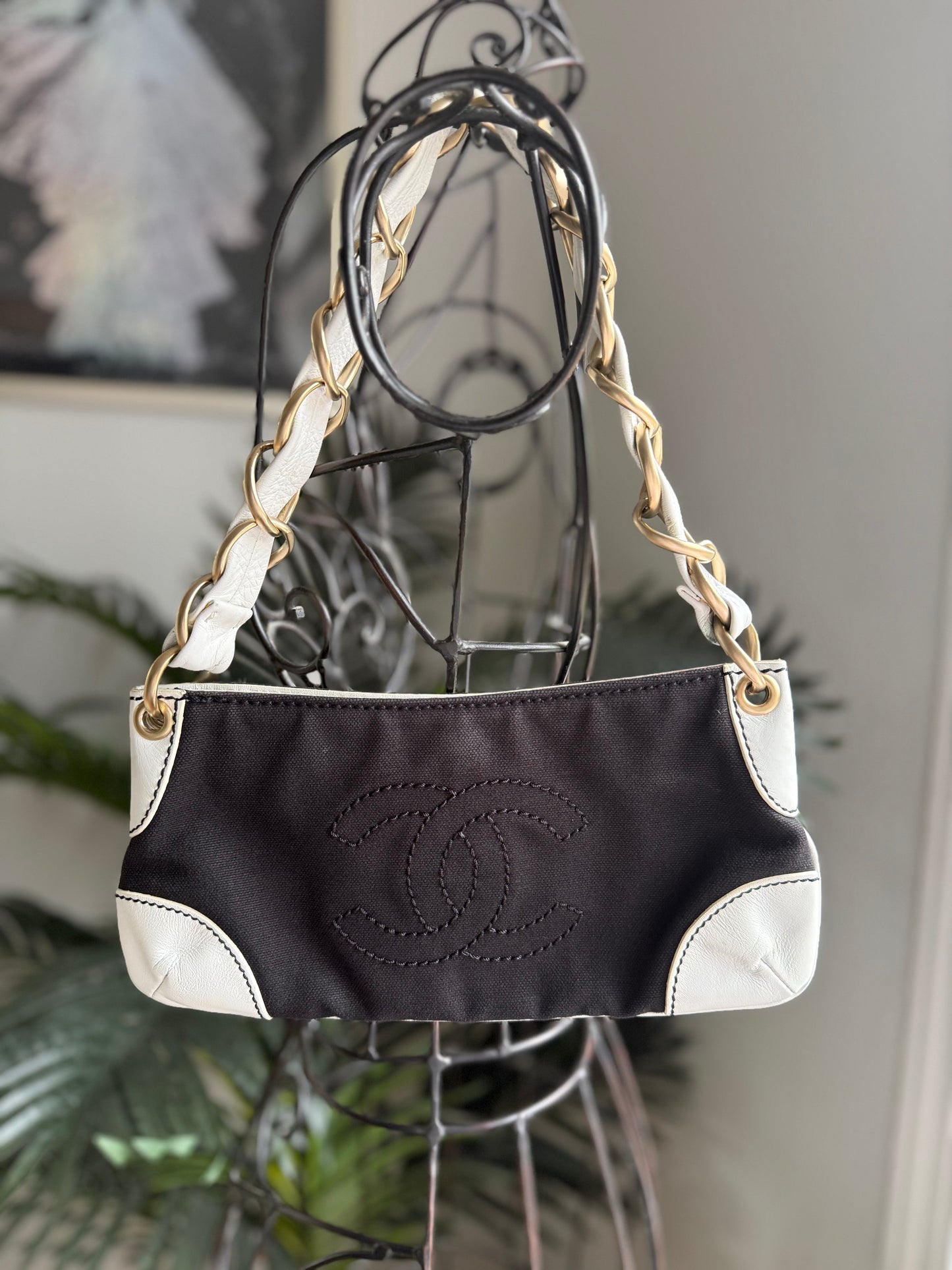 Preloved Authentic Vintage Luxury Chanel Olsen Handbag Black Canvas Classic Handbag