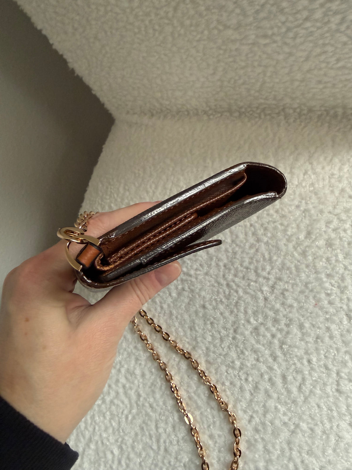 Authentic Preloved LV International Wallet on Chain Handpainted Glow