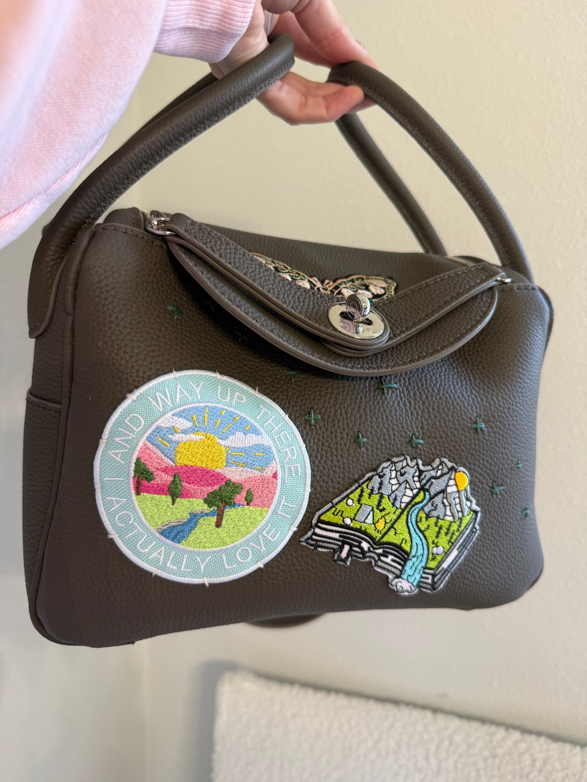 The SWINDY 26 Handmade Patched Handbag