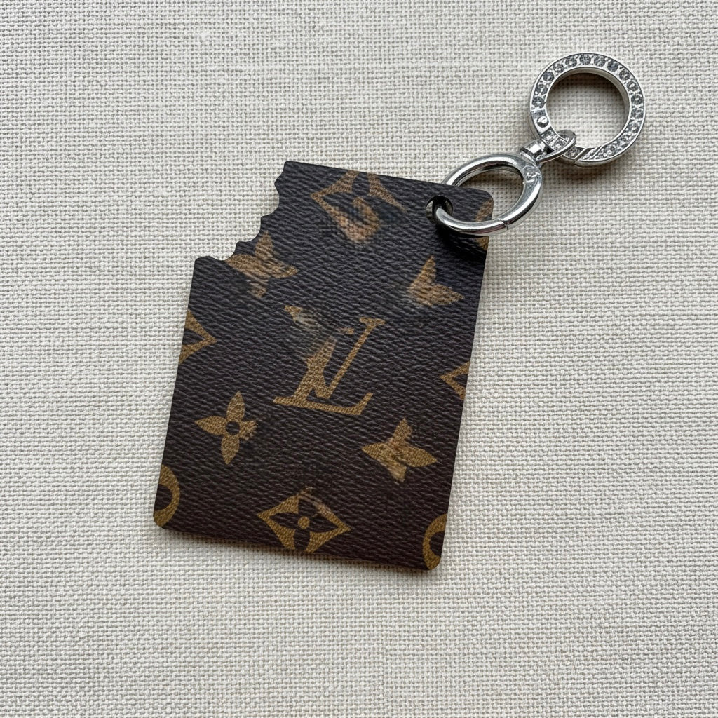 Mr Seattle Swiftie Lux Snack Bar Charm
