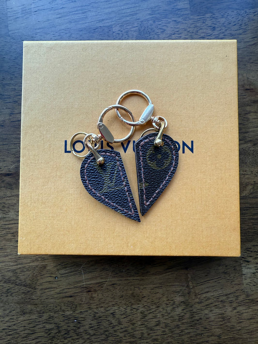 DORTHEA BFF Leather & Mono Heart Bag Charm set (Brown)