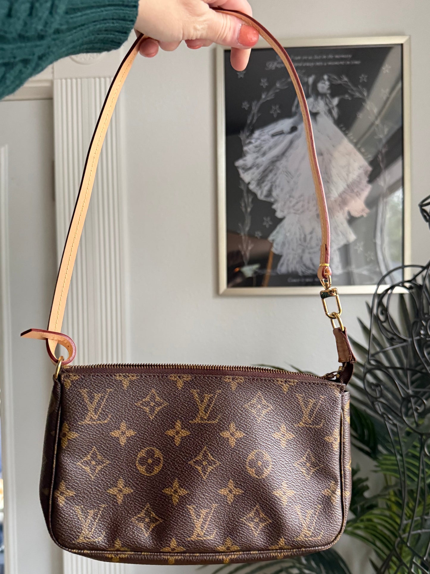 Authentic Preloved Vintage 1999 LV Pochette Accessoires