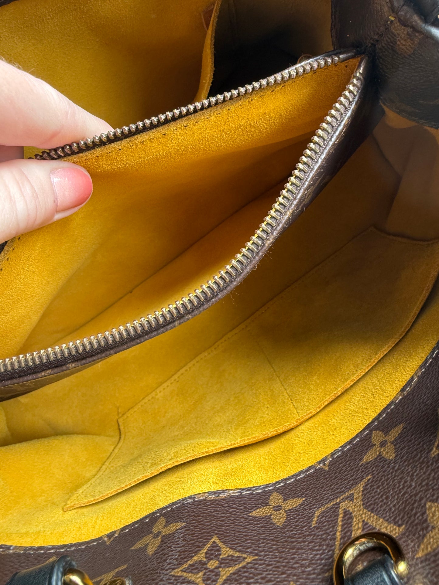 Preloved Restored Authentic LV Montaigne MM Two Way Bag