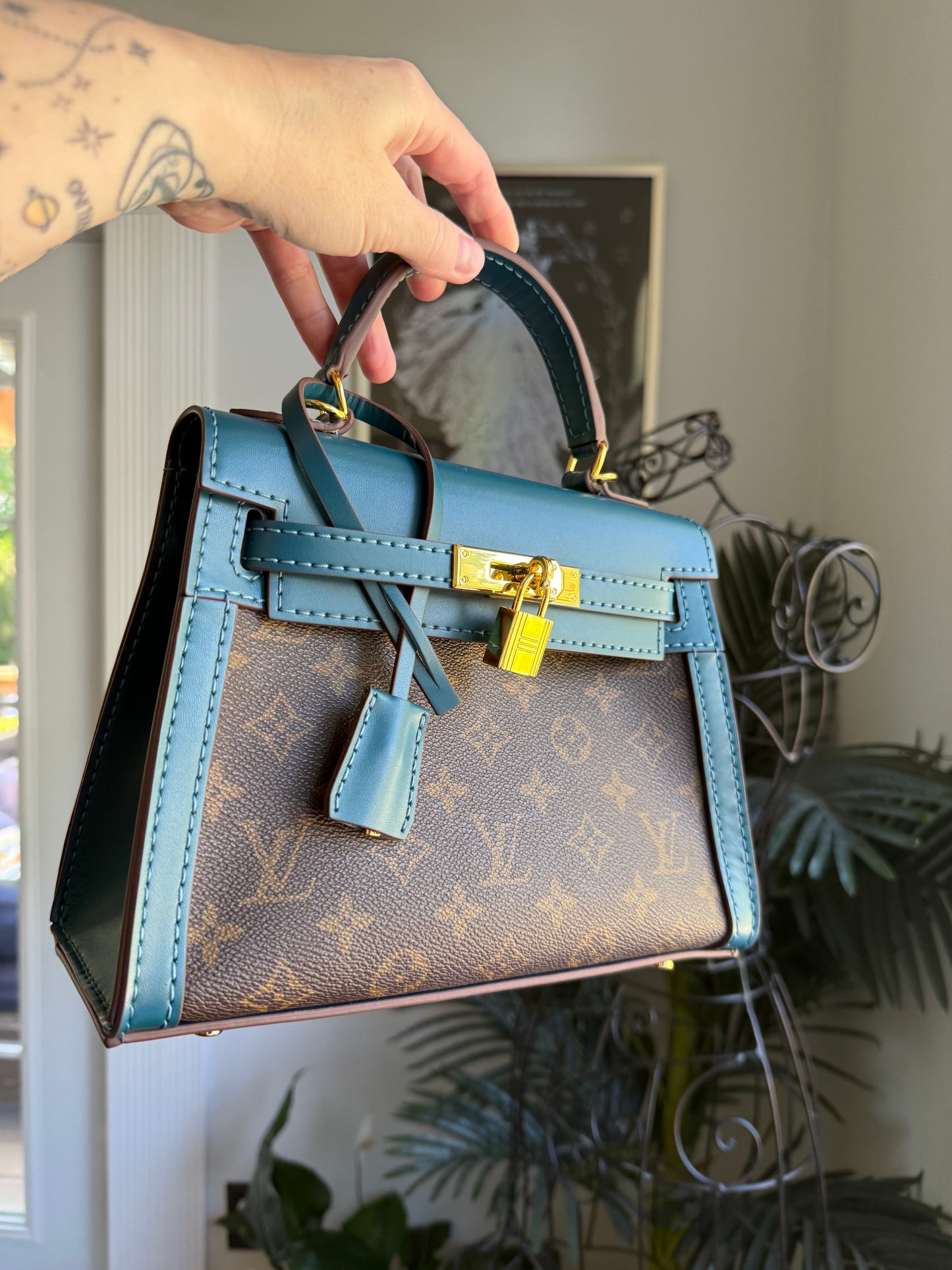 *Preorder* SWELLY Bright Blue Handbag