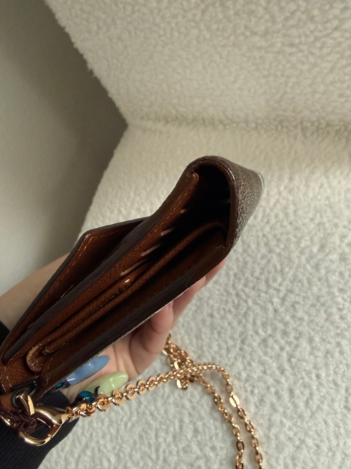Authentic Preloved LV International Wallet on Chain Handpainted Glow