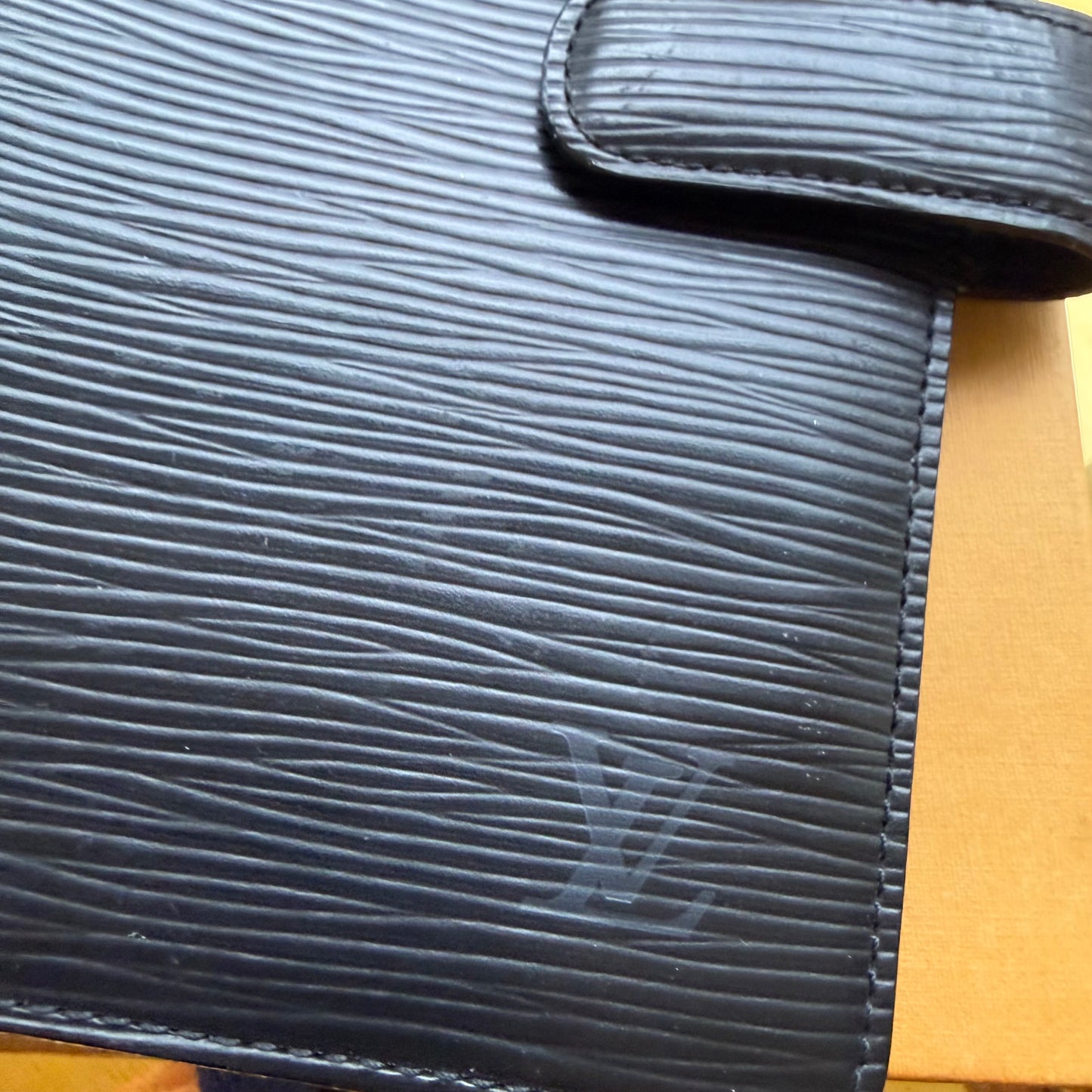 Authentic Vintage Pre-Loved 1998 LV Black Epi Leather Agenda MM