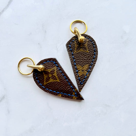 DORTHEA/BFF Leather & Mono Heart Bag Charm set in Navy