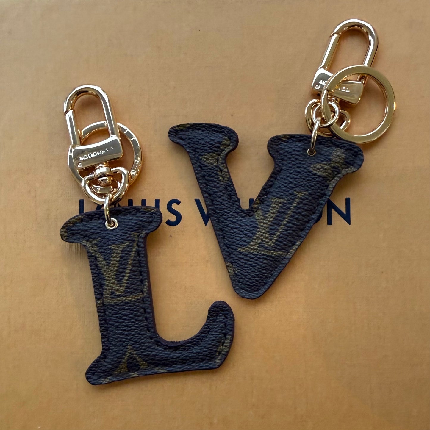 Handmade Mono L V Set
