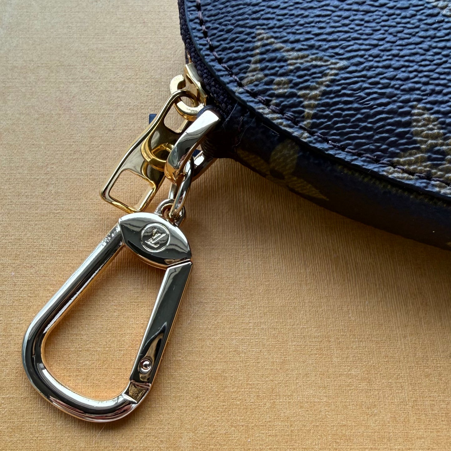 { LOVER } Handmade Mono Heart Zippy