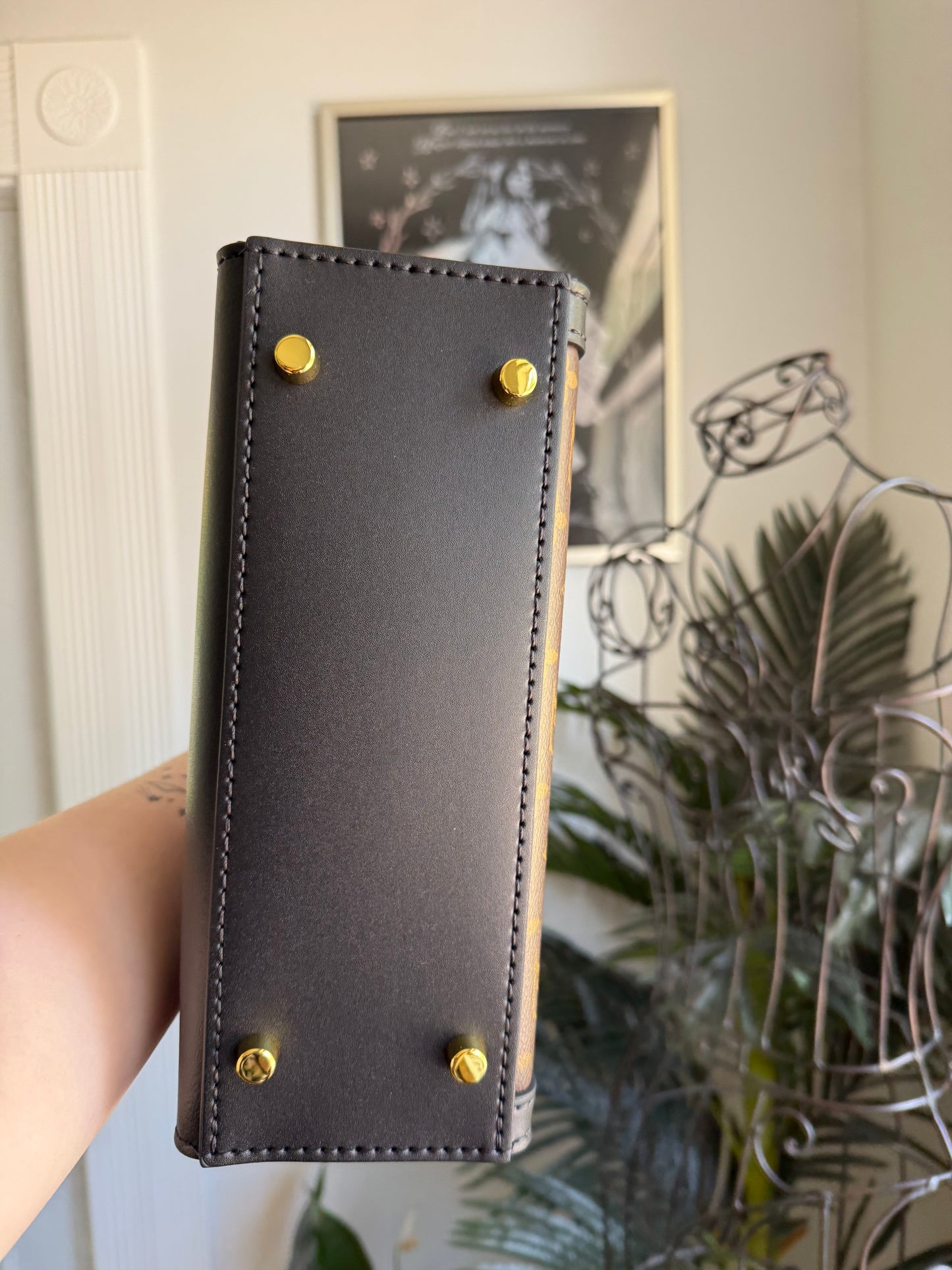*Preorder* SWELLY Black Handbag