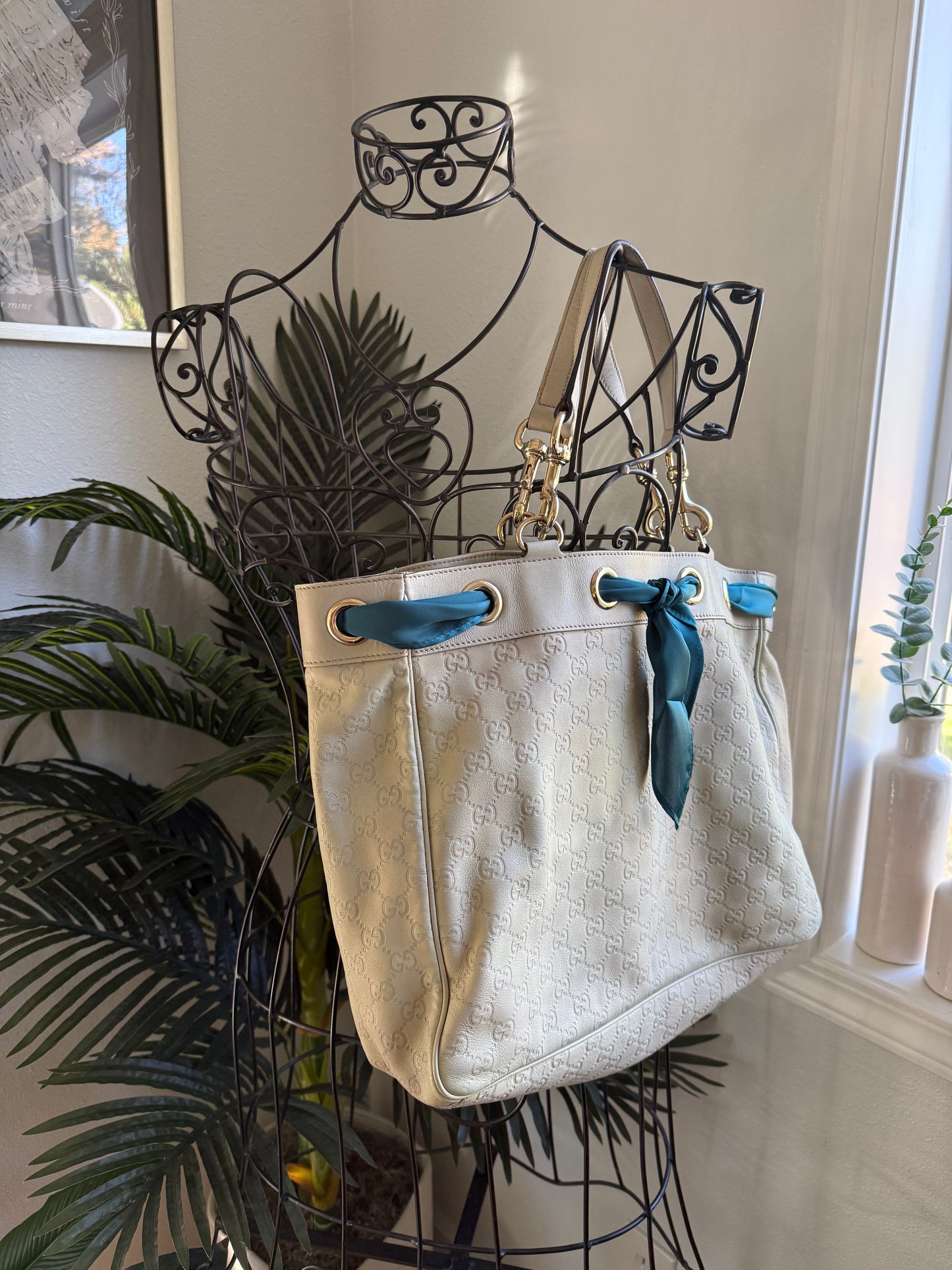 Authentic Preloved Gucci Postiano Tote in Ivory Leather