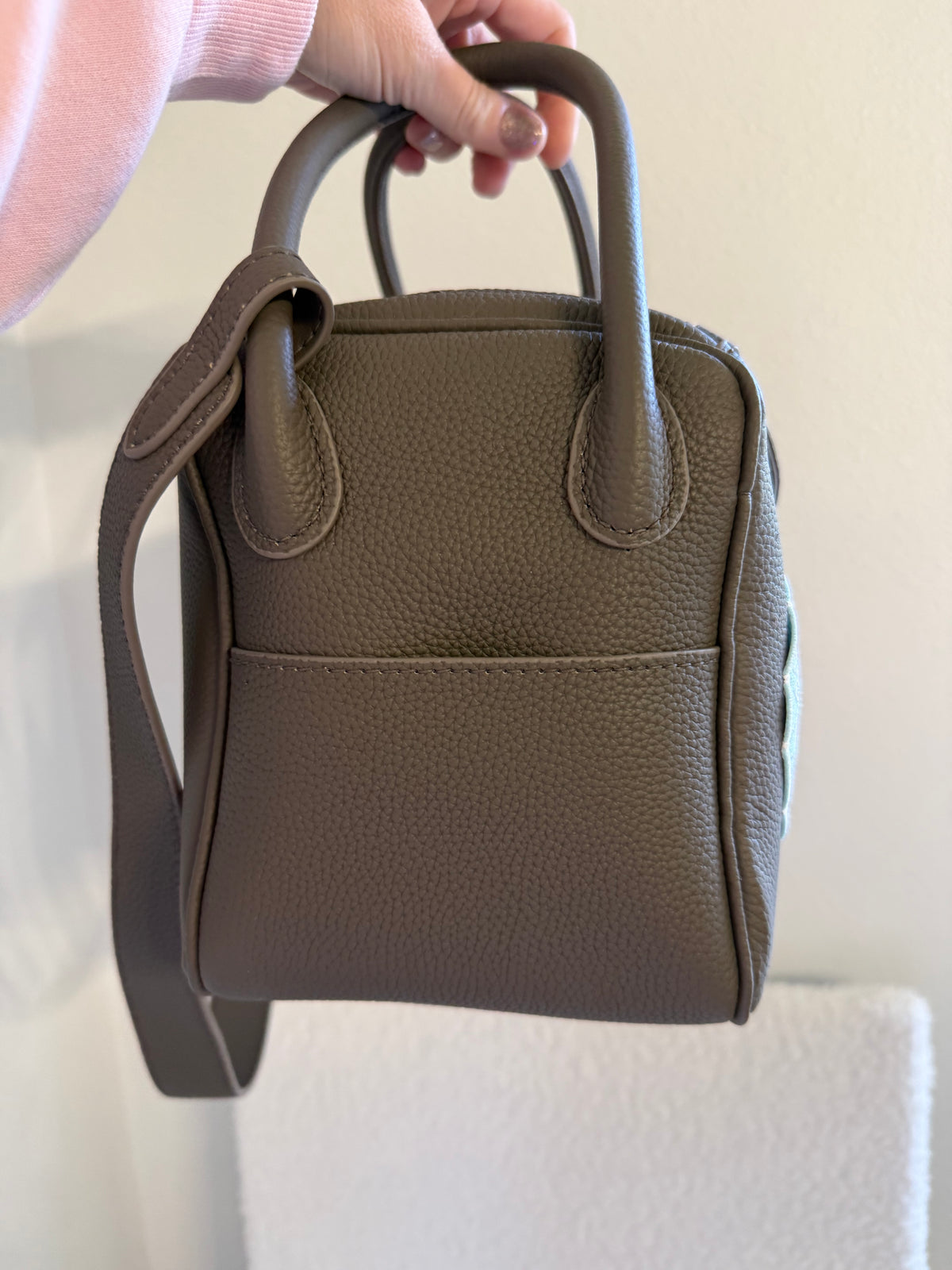 The SWINDY 26 Handmade Patched Handbag
