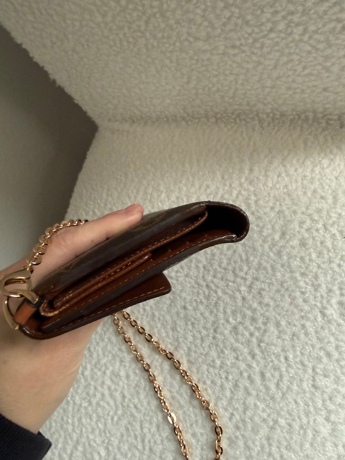 Authentic Preloved LV International Wallet on Chain Handpainted Glow