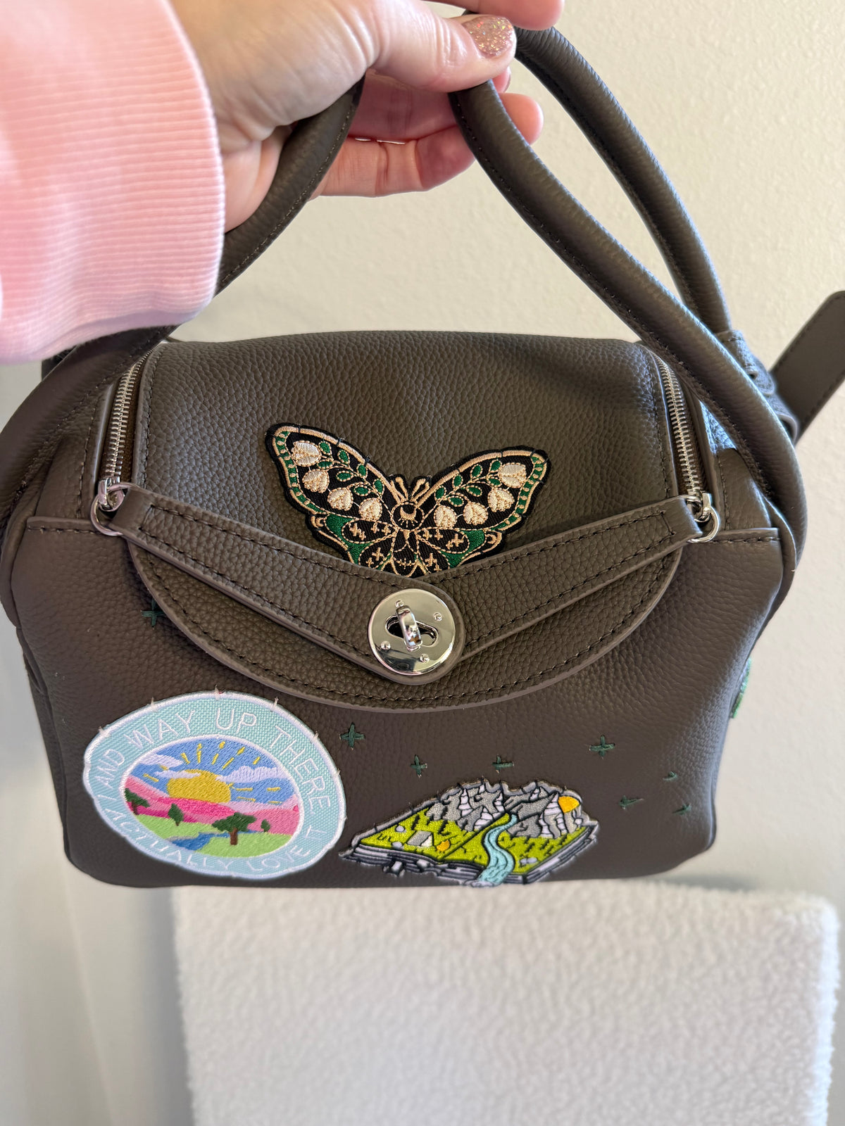 The SWINDY 26 Handmade Patched Handbag